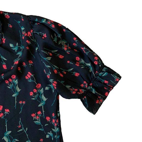 Jon & Anna black red and green rose printed puff sleeve v neck blouse size XL - Picture 5 of 8
